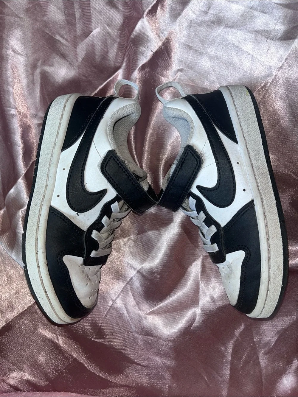 Nike Kids Black and White Velcro Low-Top Sneakers
